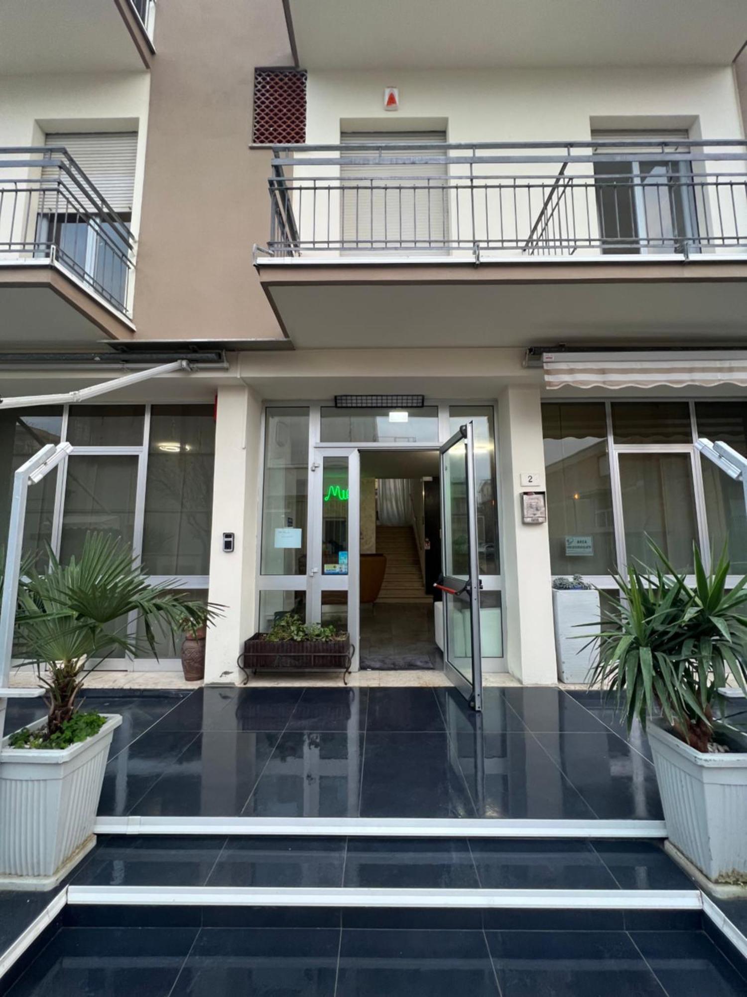 Hotel Miro Rimini Exterior photo